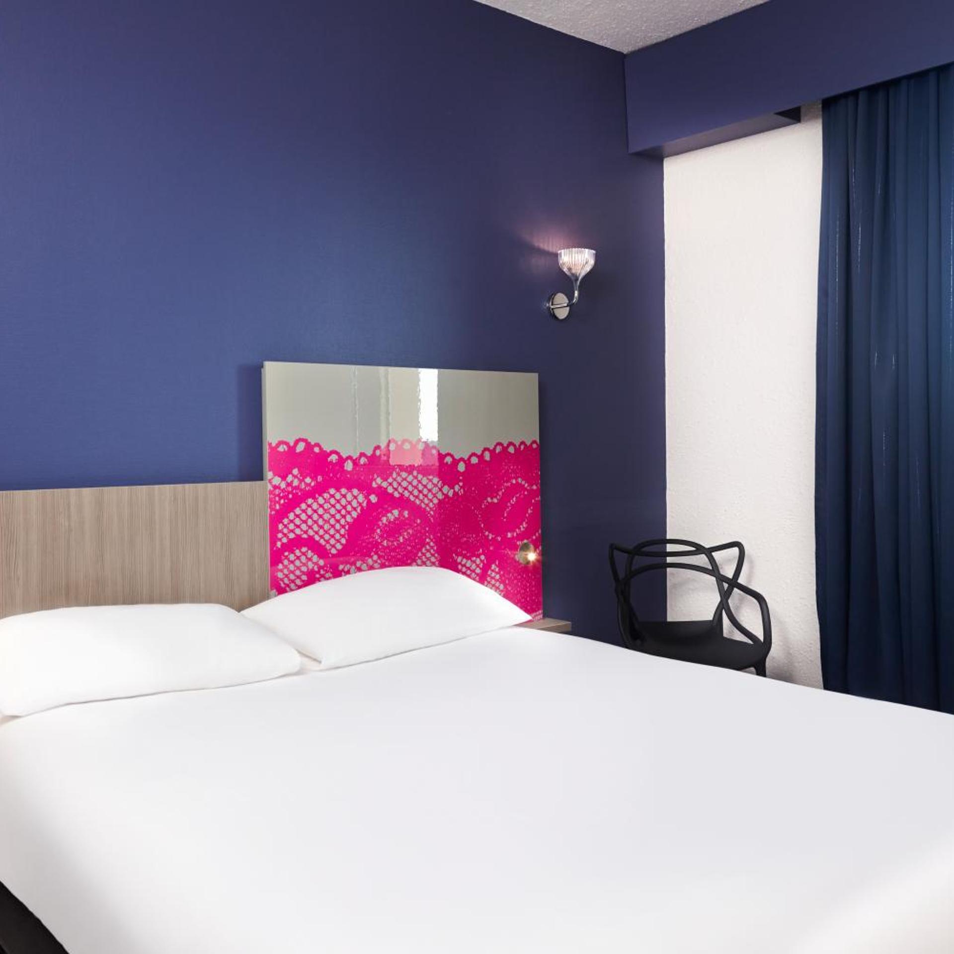 CONNECTING, FAMILY SUITE, STANDARD