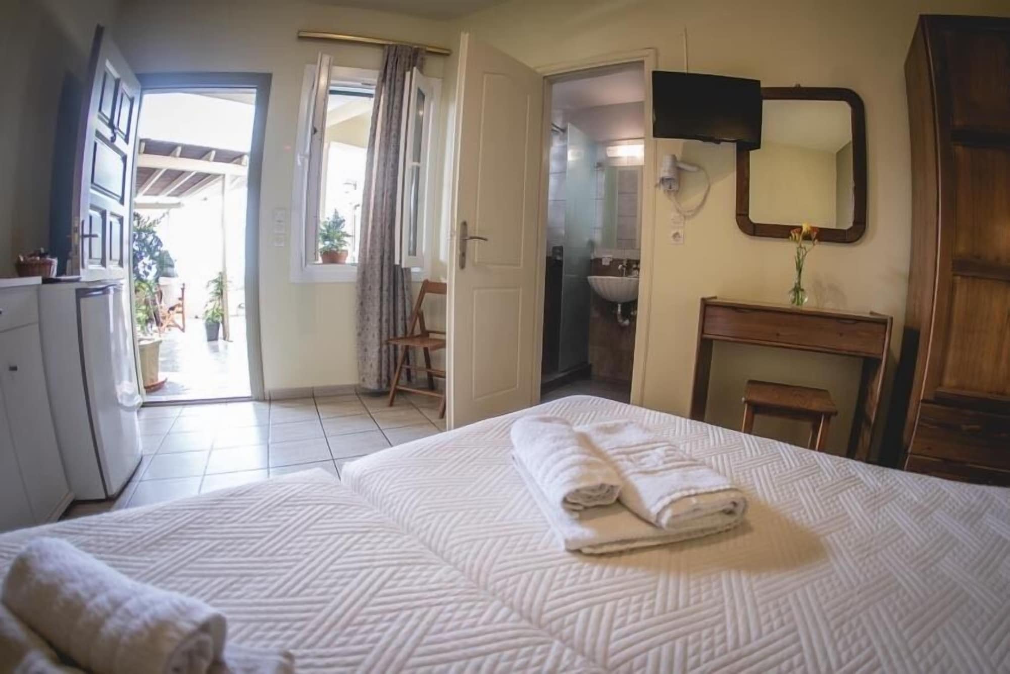 STANDARD, DOUBLE OR TWIN BED