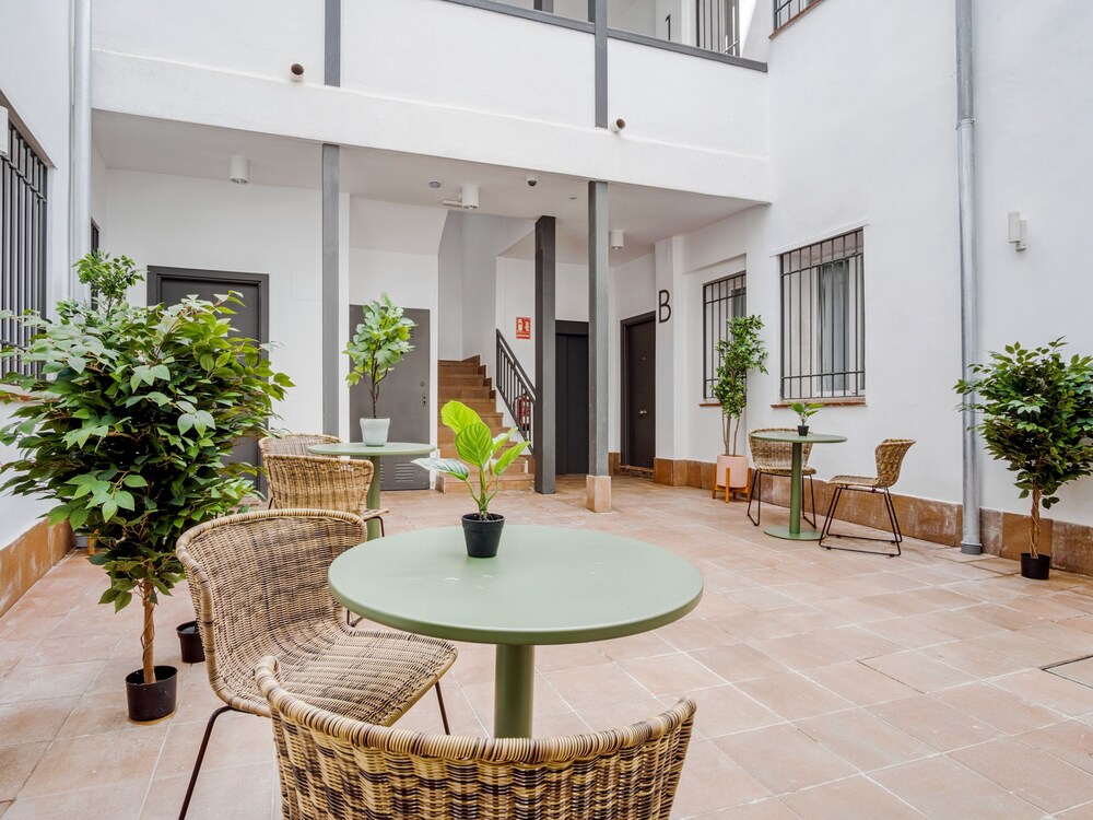 limehome Madrid Calle Ave Maria 35/50