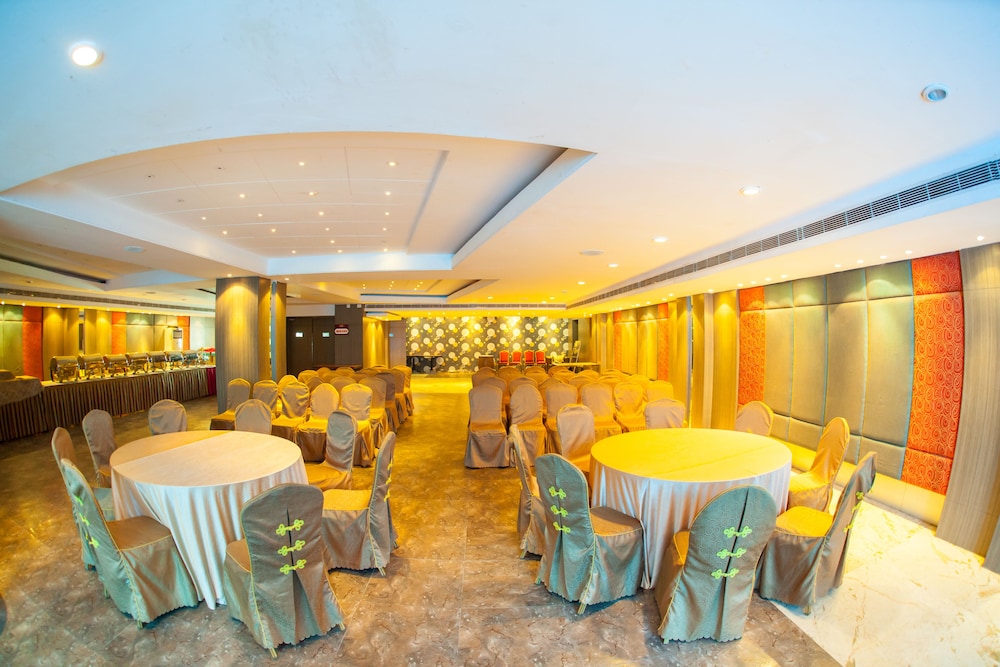 Hotel Hemaadri Grand 47/50