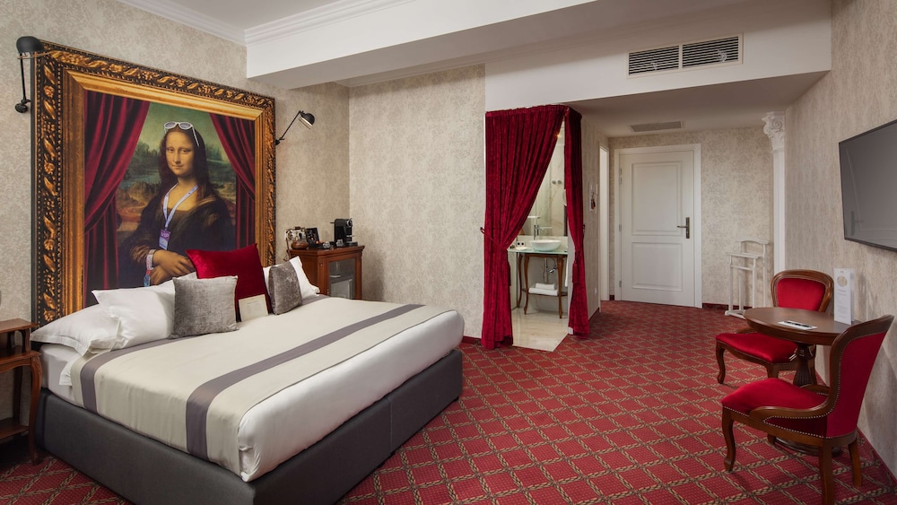 Mystery Hotel Budapest 11/66