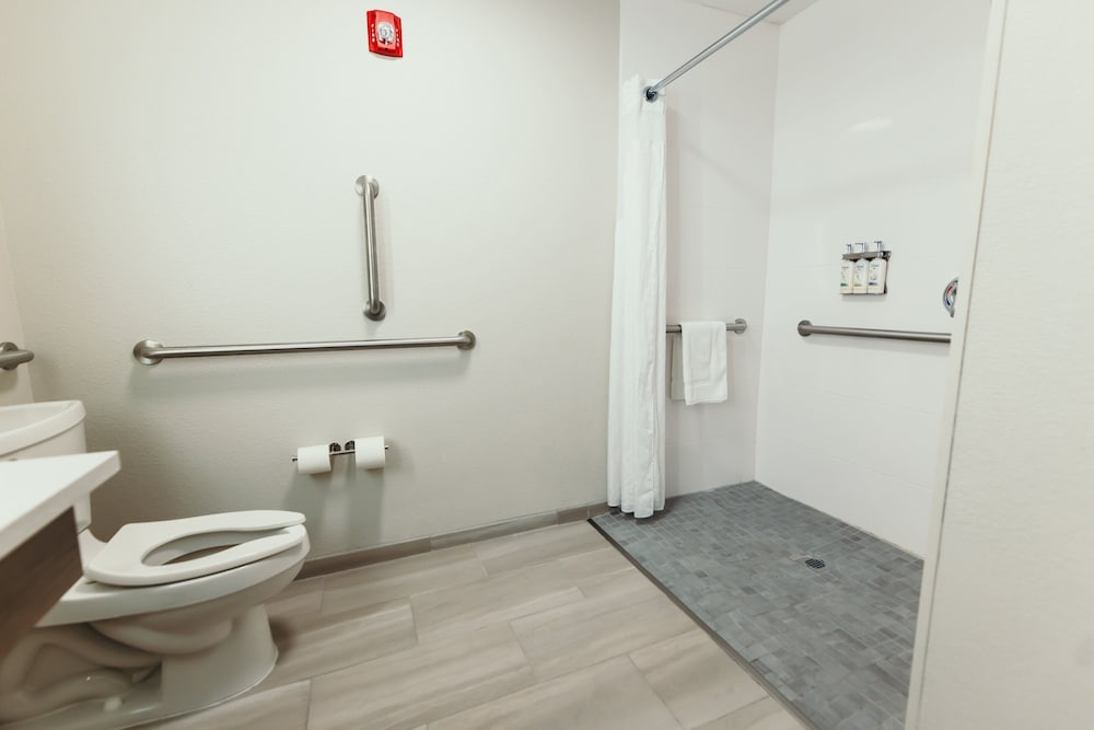 Holiday Inn Express Suites Urbandale Des Moines 50/50