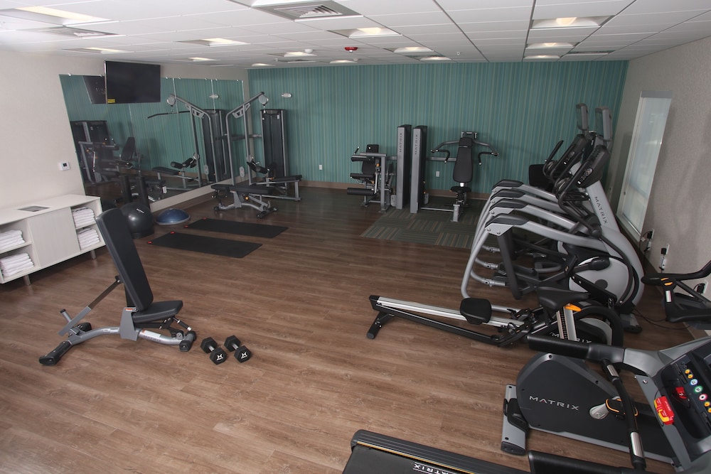 Holiday Inn Express Mccook 33/45