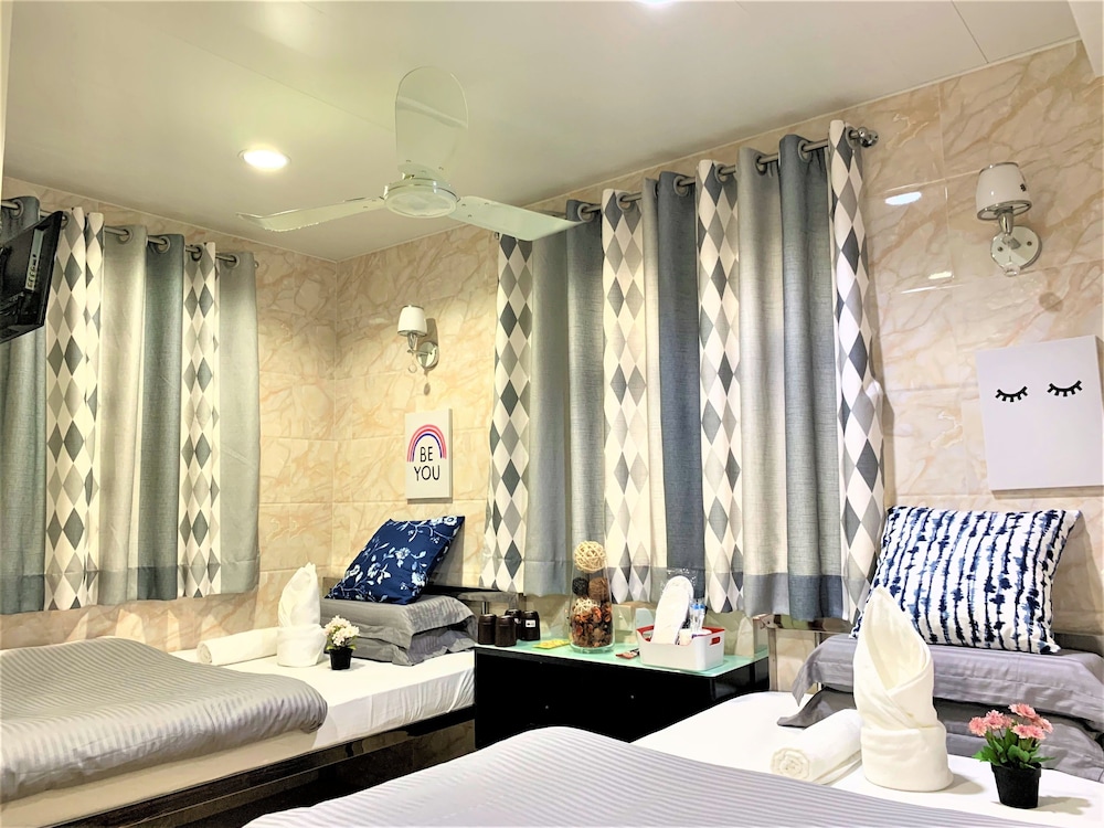 Super Guest House 24/31