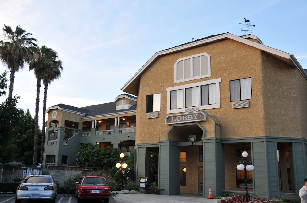 Oak Tree Inn 10/44