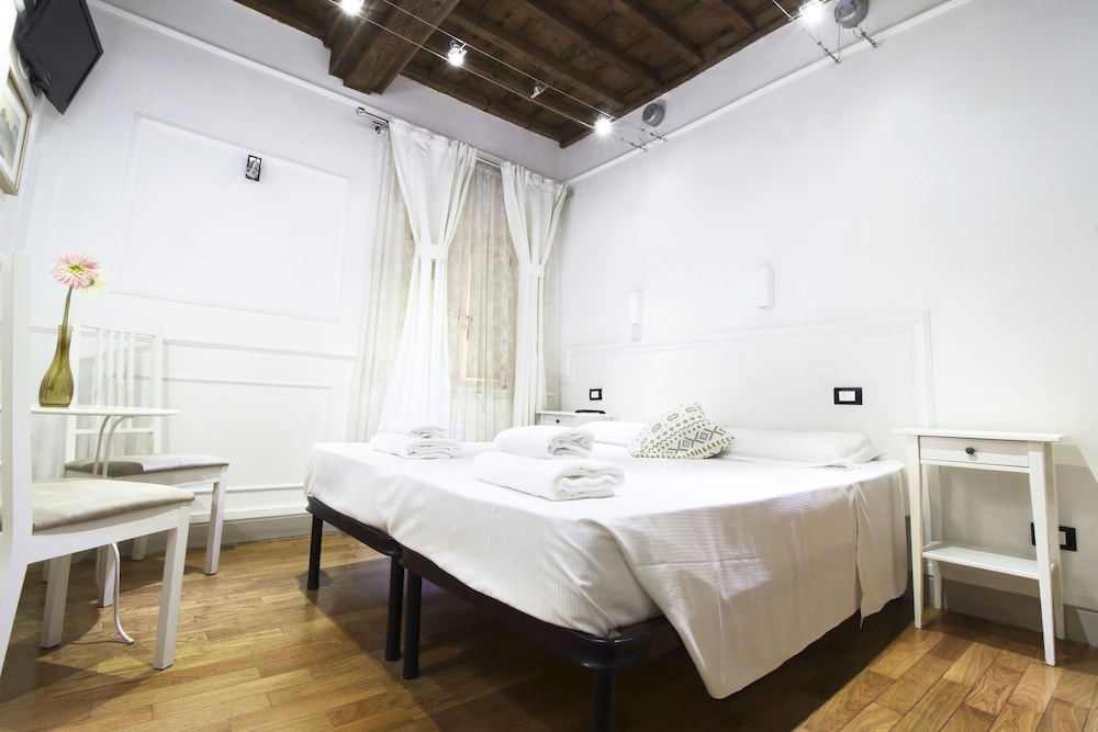 Domus Ester Roma 33/75