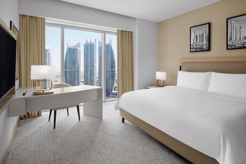 PREMIER, KING BED, CITY VIEW, SOFA