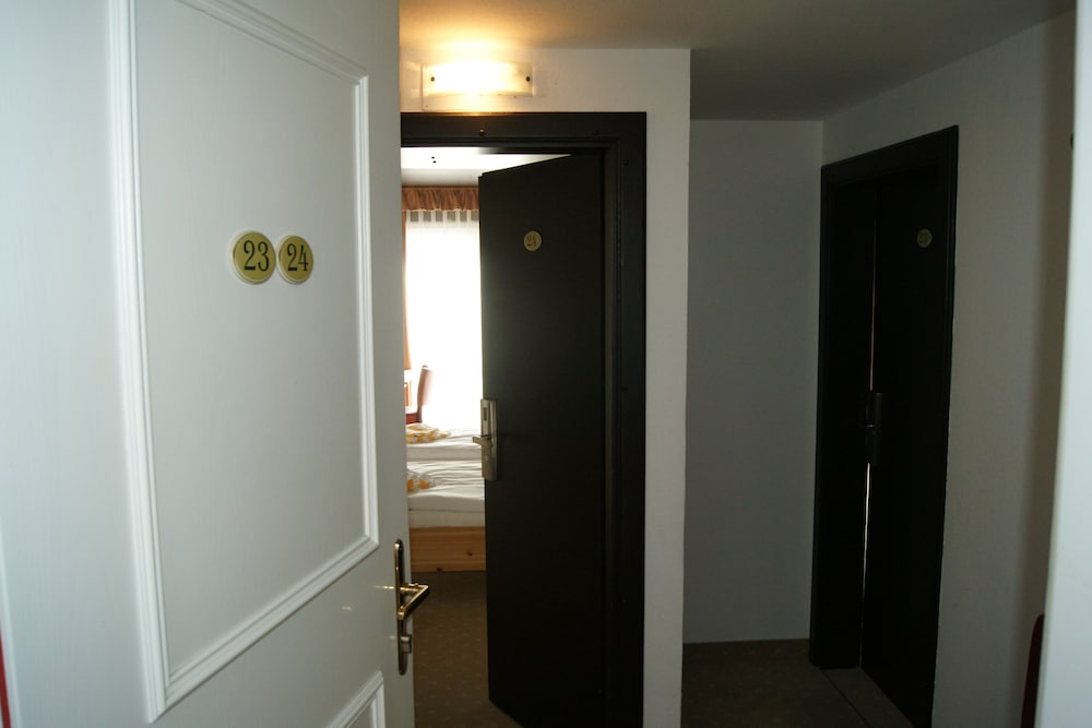 Hotel Lindenhof 35/72