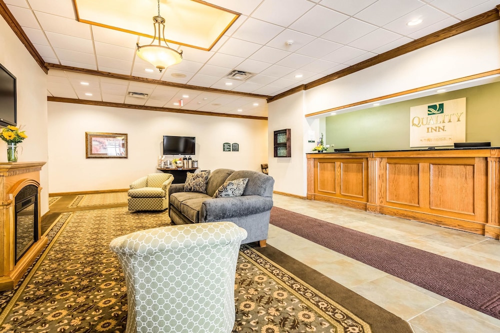 The Lux Hotel & Conference Center, Ascend Hotel Collection 4/39