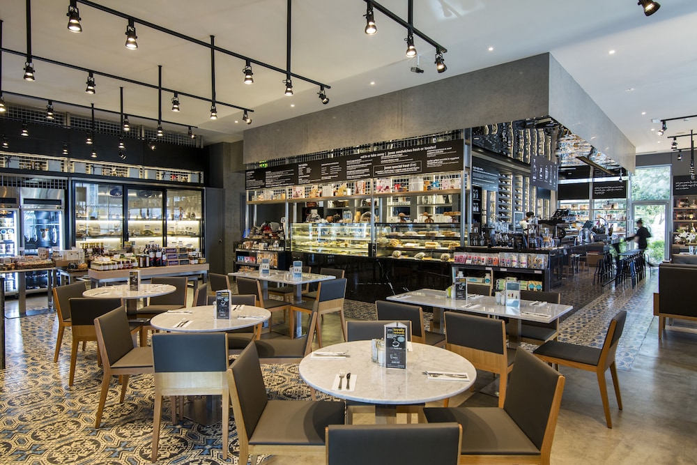 restaurant cafeteria
