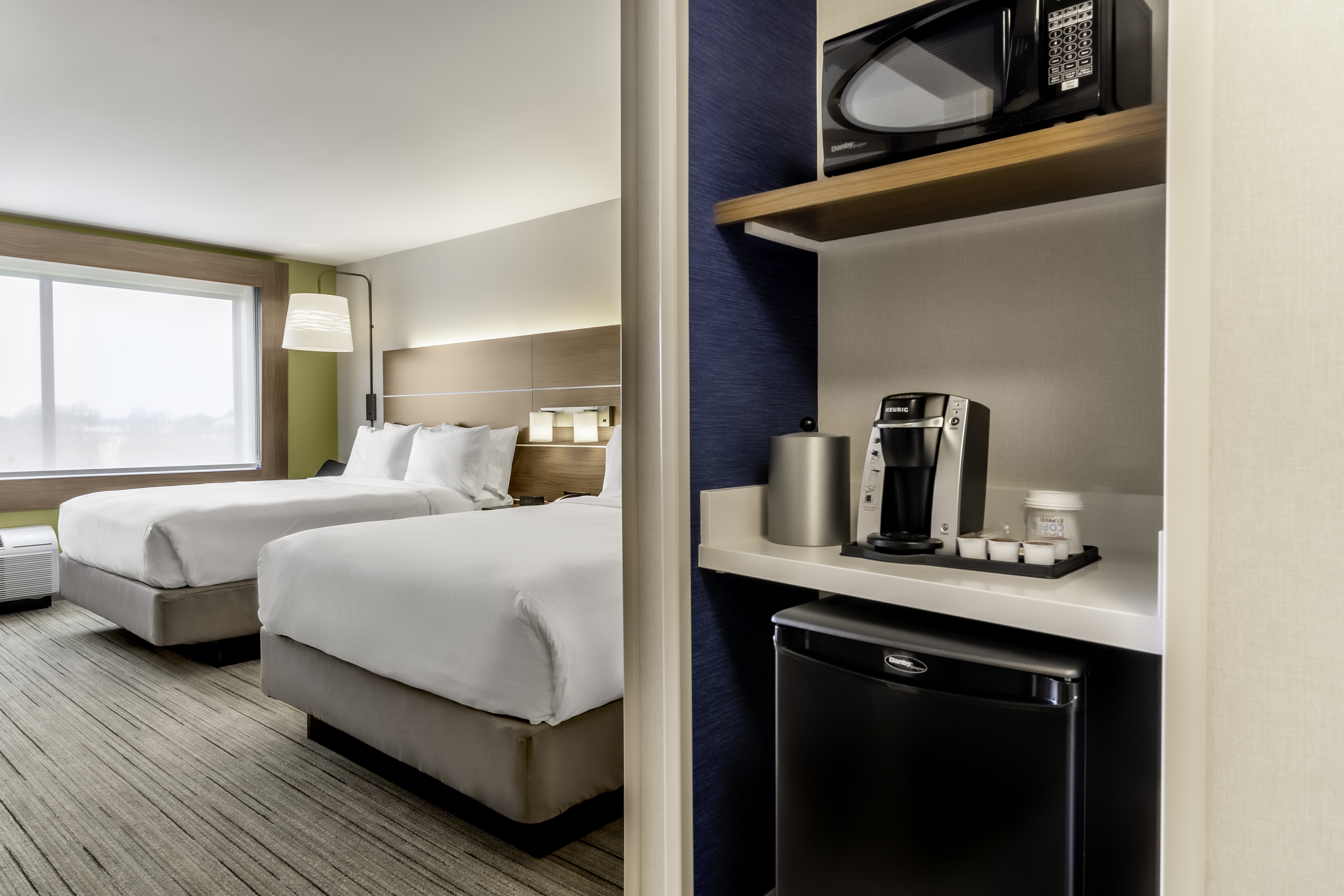 Holiday Inn Express & Suites Milwaukee - West Allis 60/61