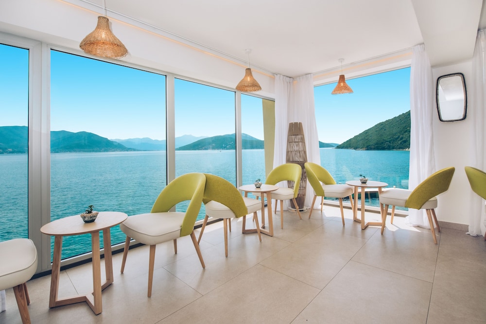 Iberostar Waves Herceg Novi 45/68