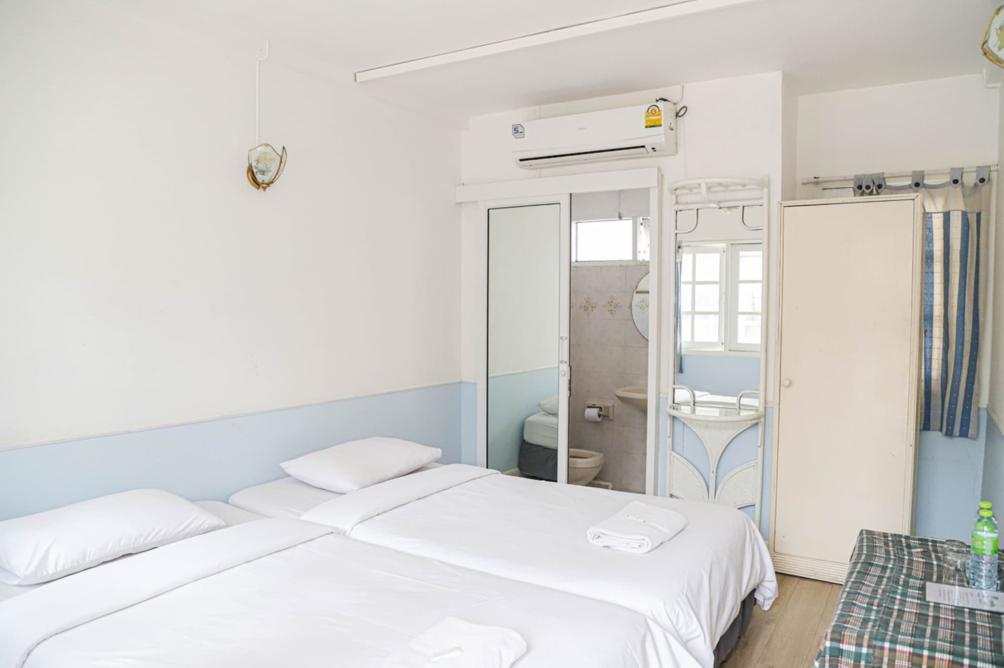 SUPERIOR, TWIN BEDS