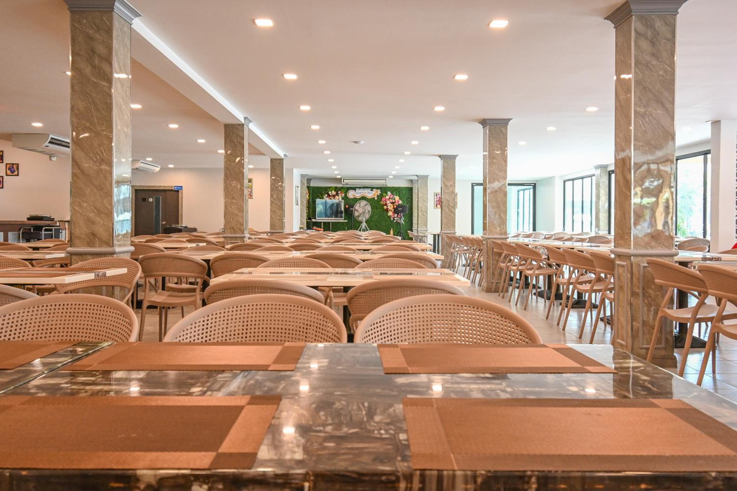 Golden Sea Hua Hin Hotel 50/65
