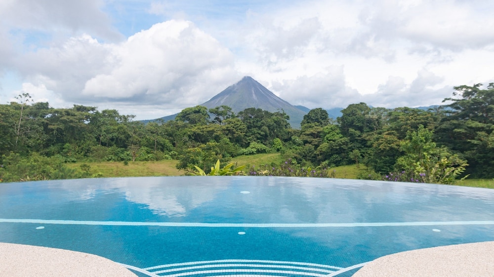 Arenal Lodge 44/73