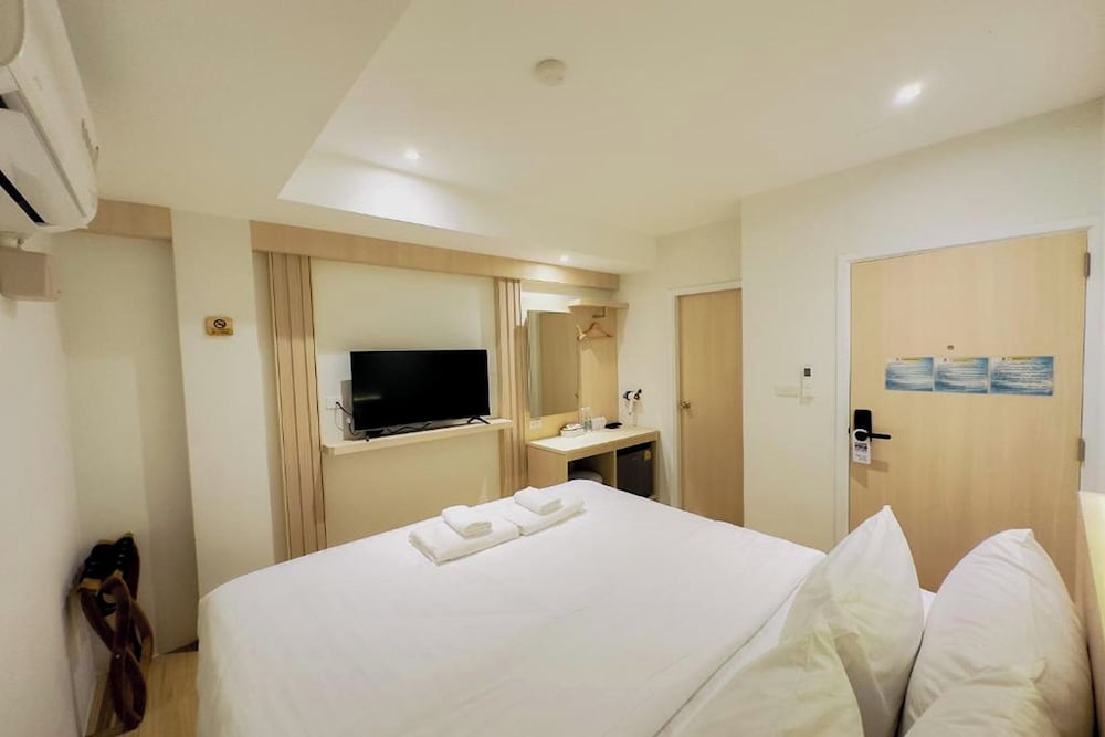 Zhennan Teabar Hotel 45/61