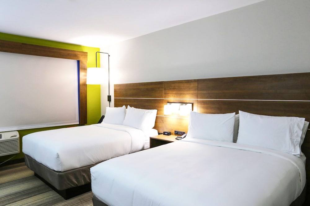 Holiday Inn Express Suites Houston Iah Beltway 8 27/65