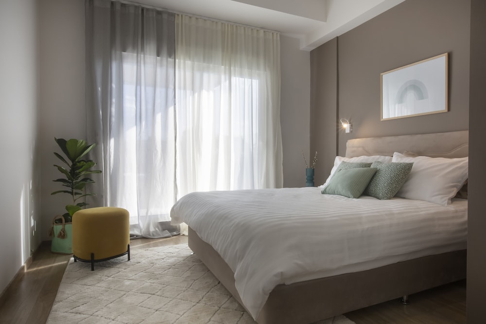 Thisean Modern Suites 24/50