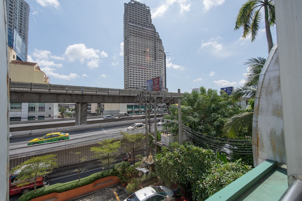 Sathorn Terrace Apartment 9/50