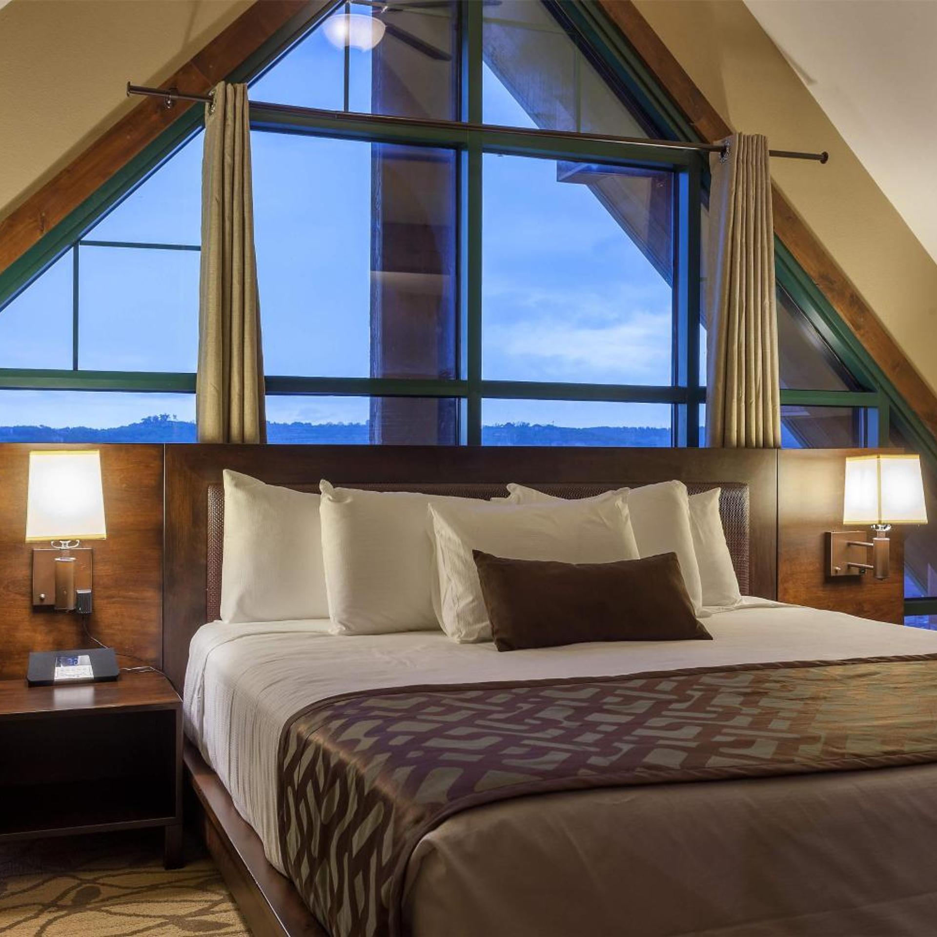 3 Bedrooms, Presidential, Suite, 2 King Beds, 3 King Beds, Queen Bed