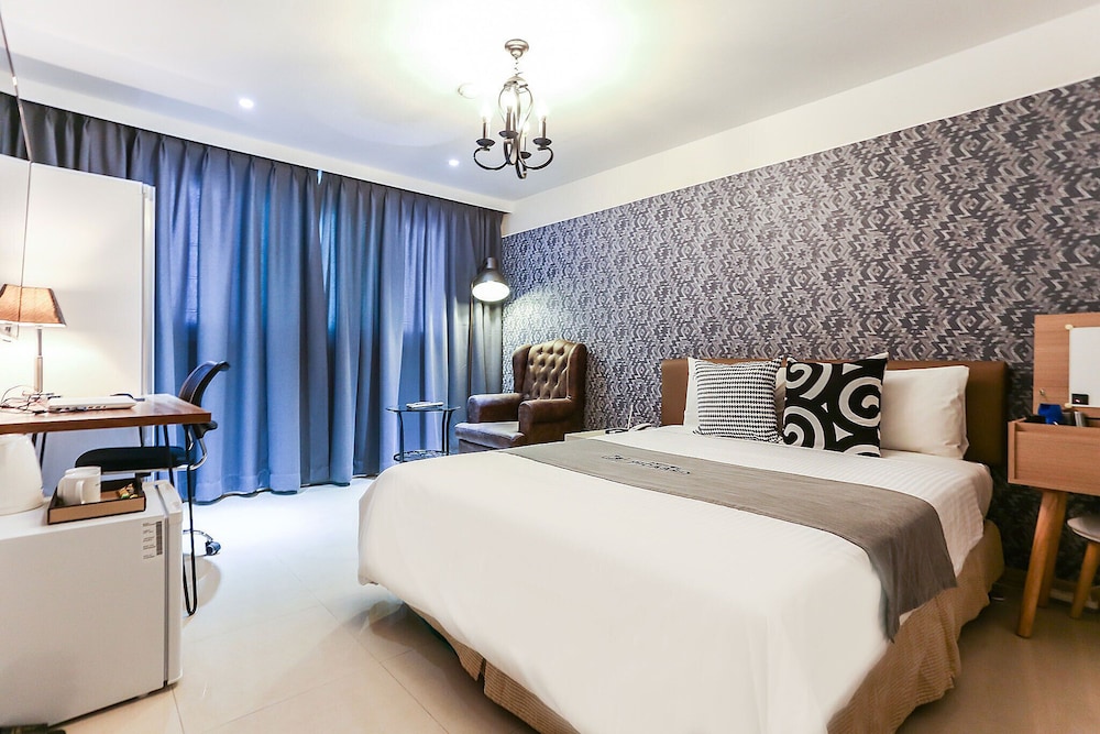 Picasso Hotel 11/66