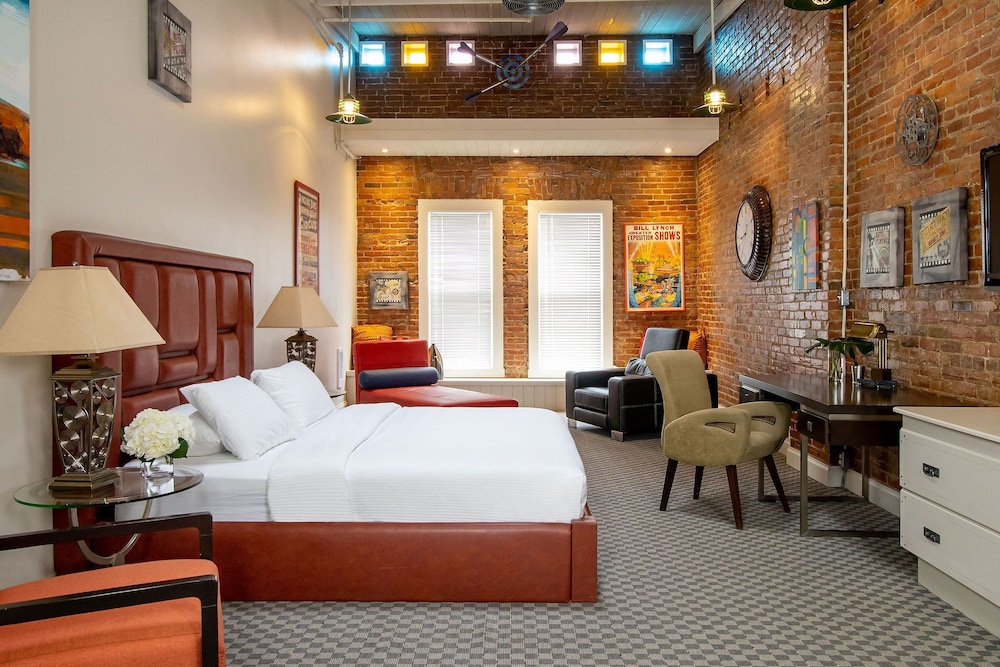 Retro Suites Hotel 37/83