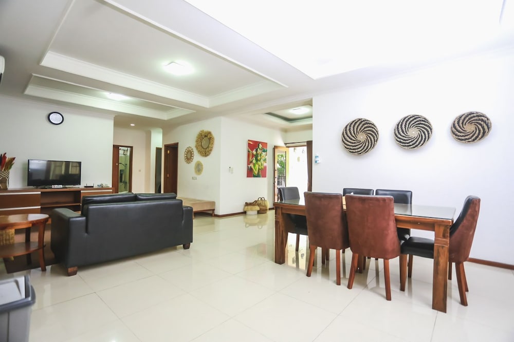 KULDESAK VILLAS BANDUNG 9/74