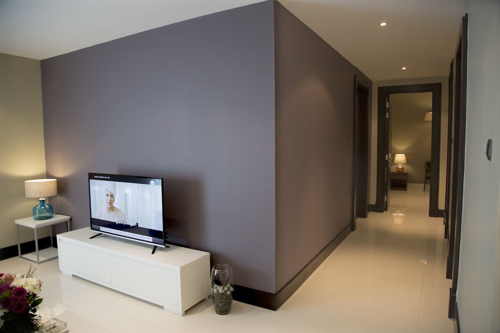 Blaire Executive Suites 45/58