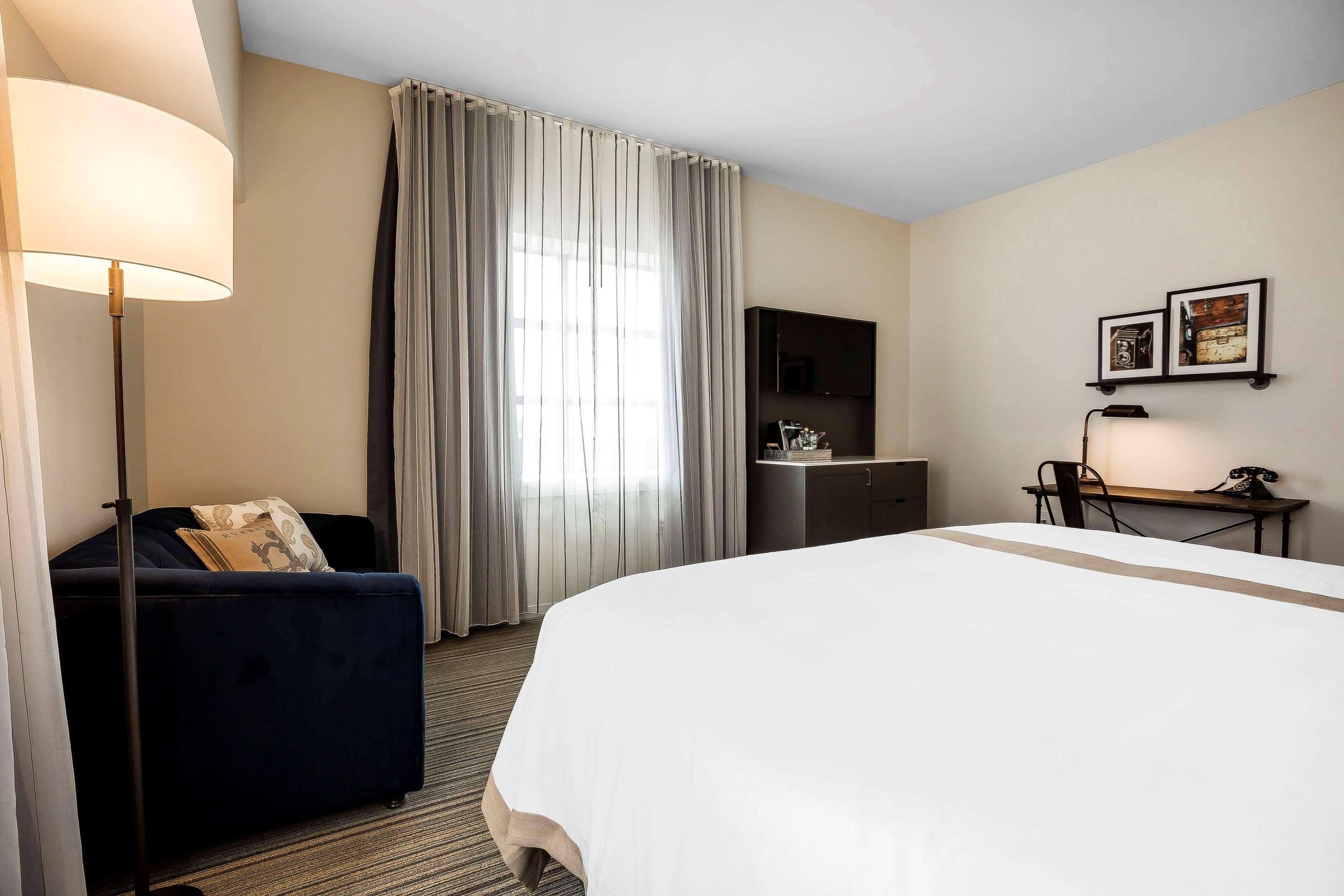 Room, King Bed
