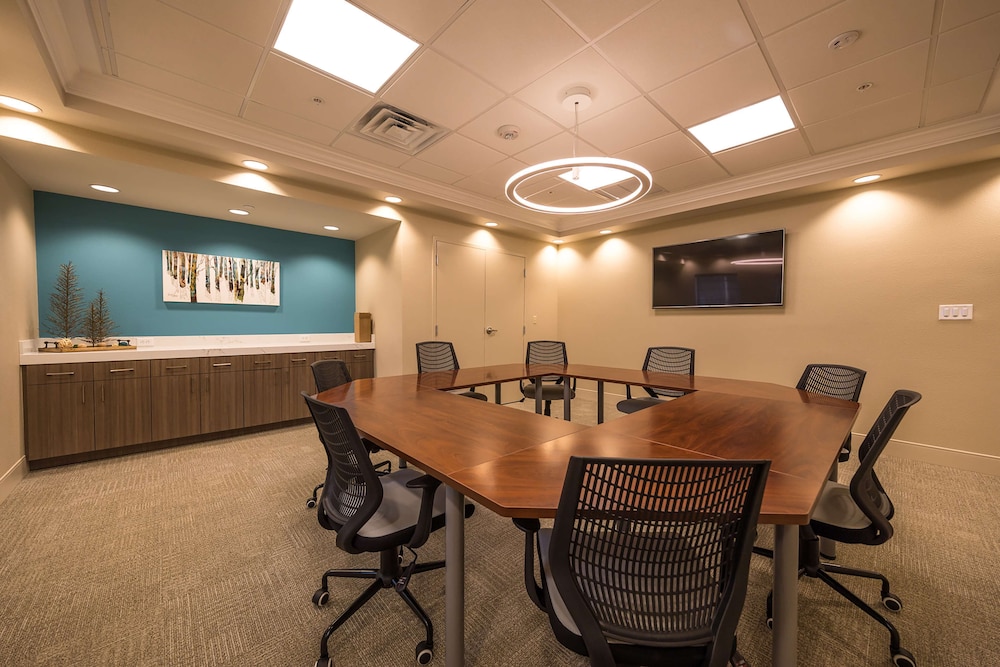 Crestwood Suites Lakeland 57/63