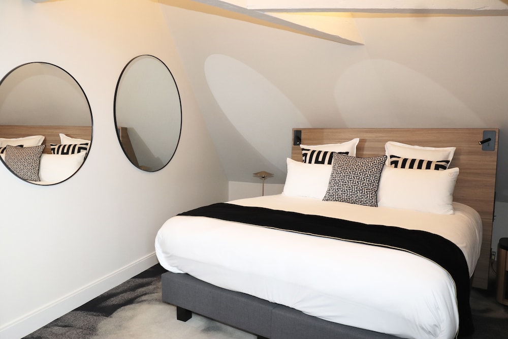 Suite, King Bed