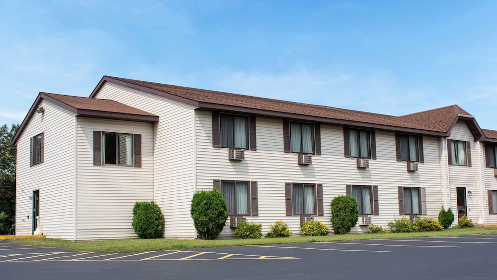 Travelodge by Wyndham Ishpeming/Marquette 2/49