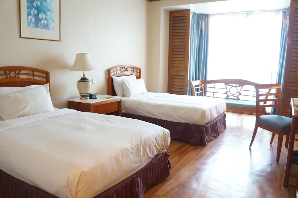 Sabah Oriental Hotel 11/69