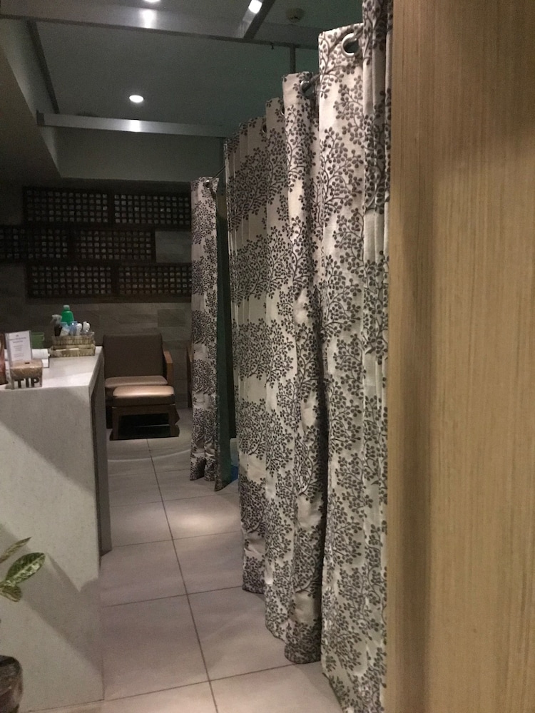 Cebu R Hotel Mabolo 28/54