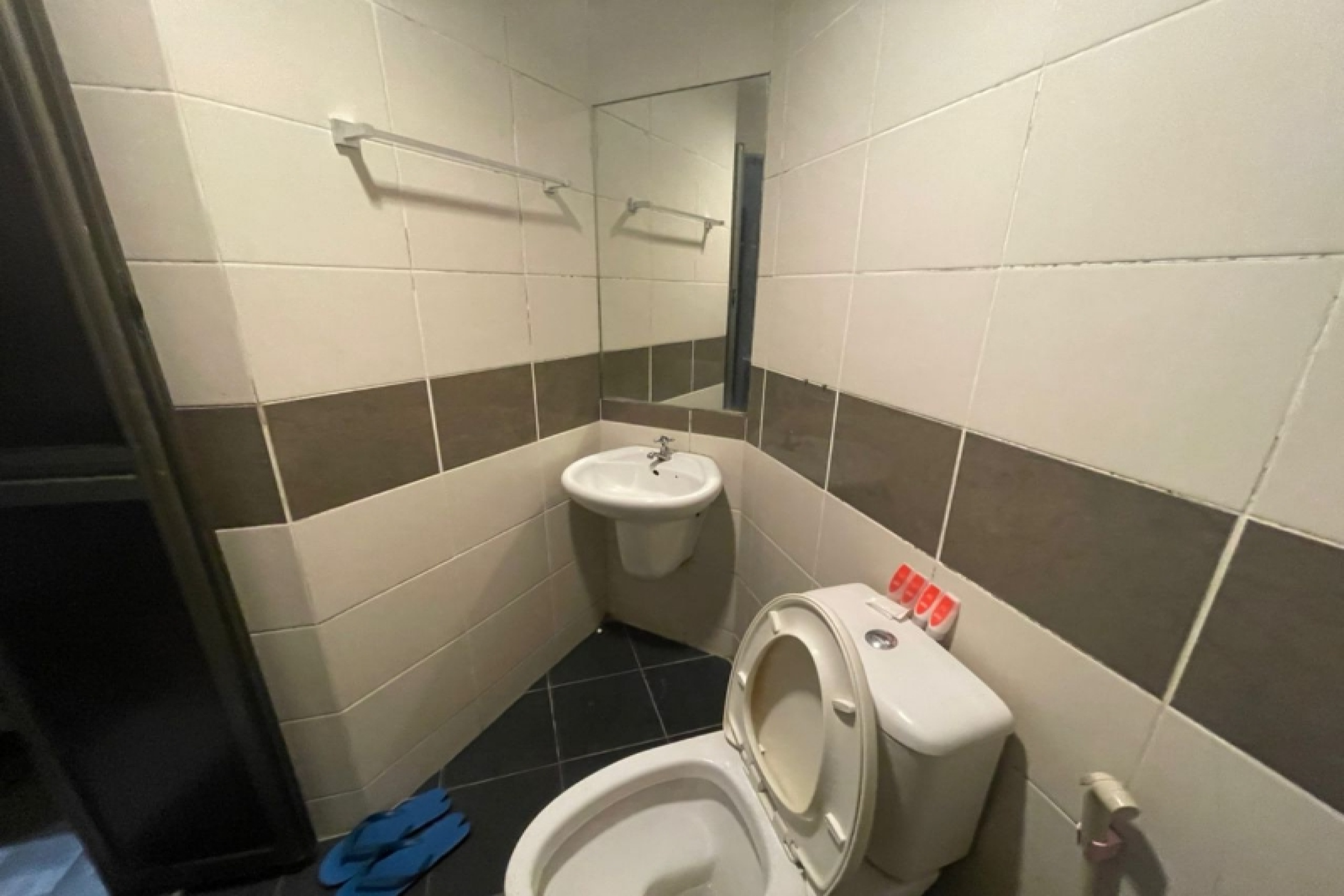 OYO 90411 Perdana Hotel Labuan 25/29