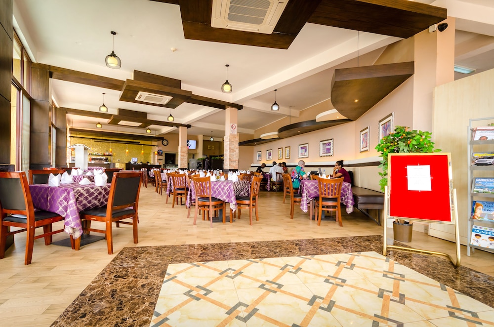 HILLSIDE PLAZA HOTEL 50/66
