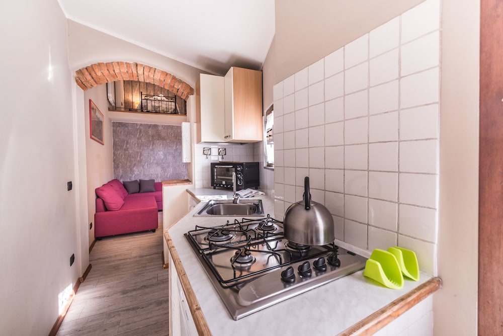 A Few Steps to The Duomo Elegant 2BD Apt 22/29