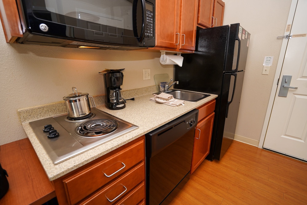 Candlewood Suites Boise Towne Square 45/47