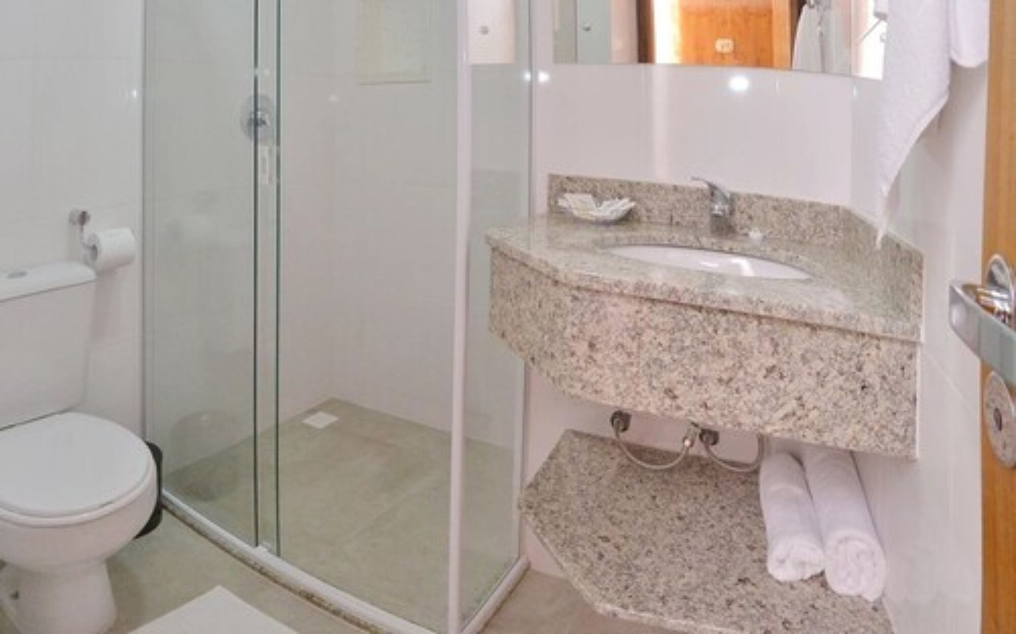 1 BEDROOM, SUITE