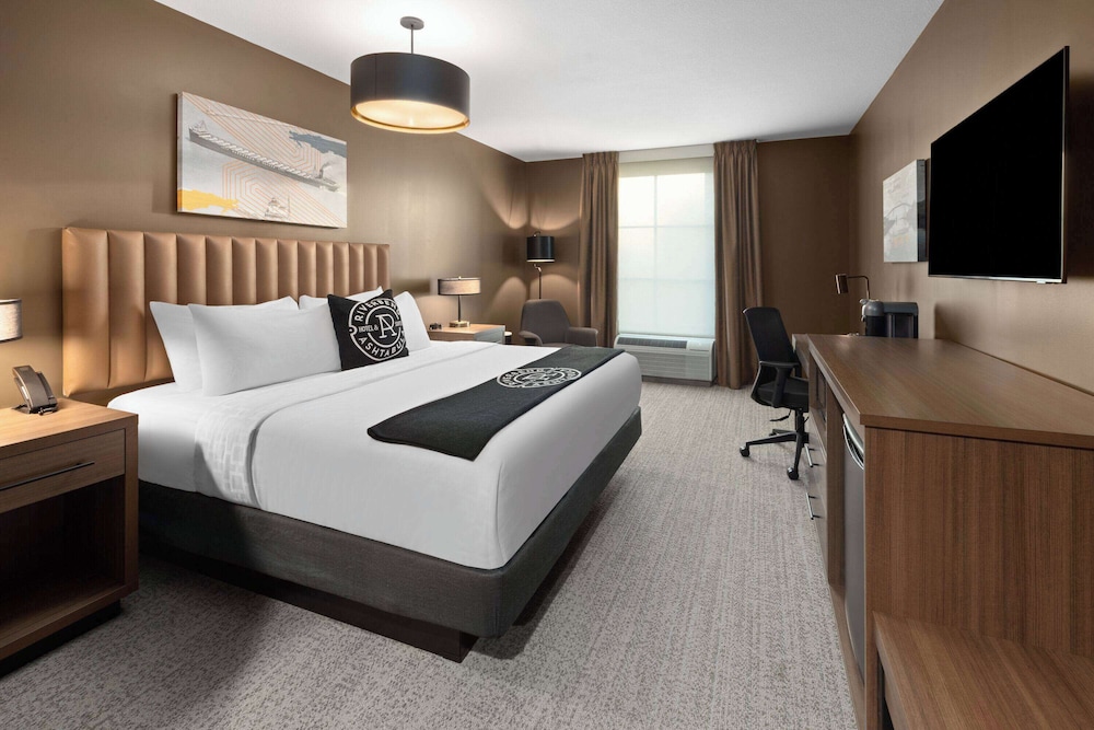 Riverbend Hotel and Suites, Trademark Collection by Wyndham 12/46