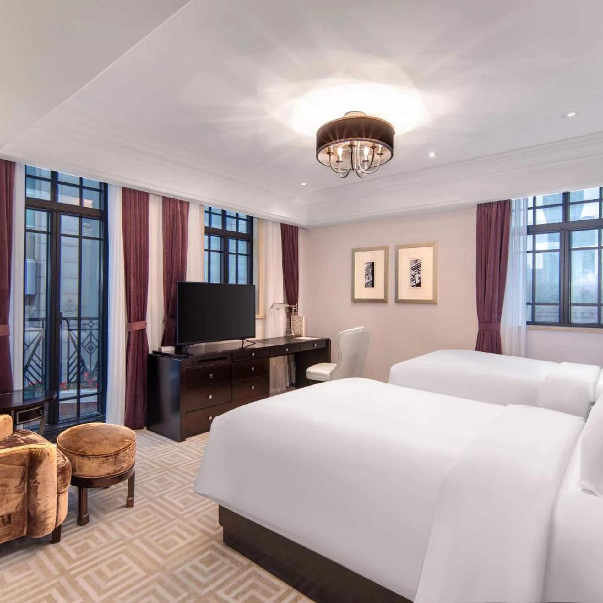 Oriental, Twin Beds, Pearl Tower View, Balcony