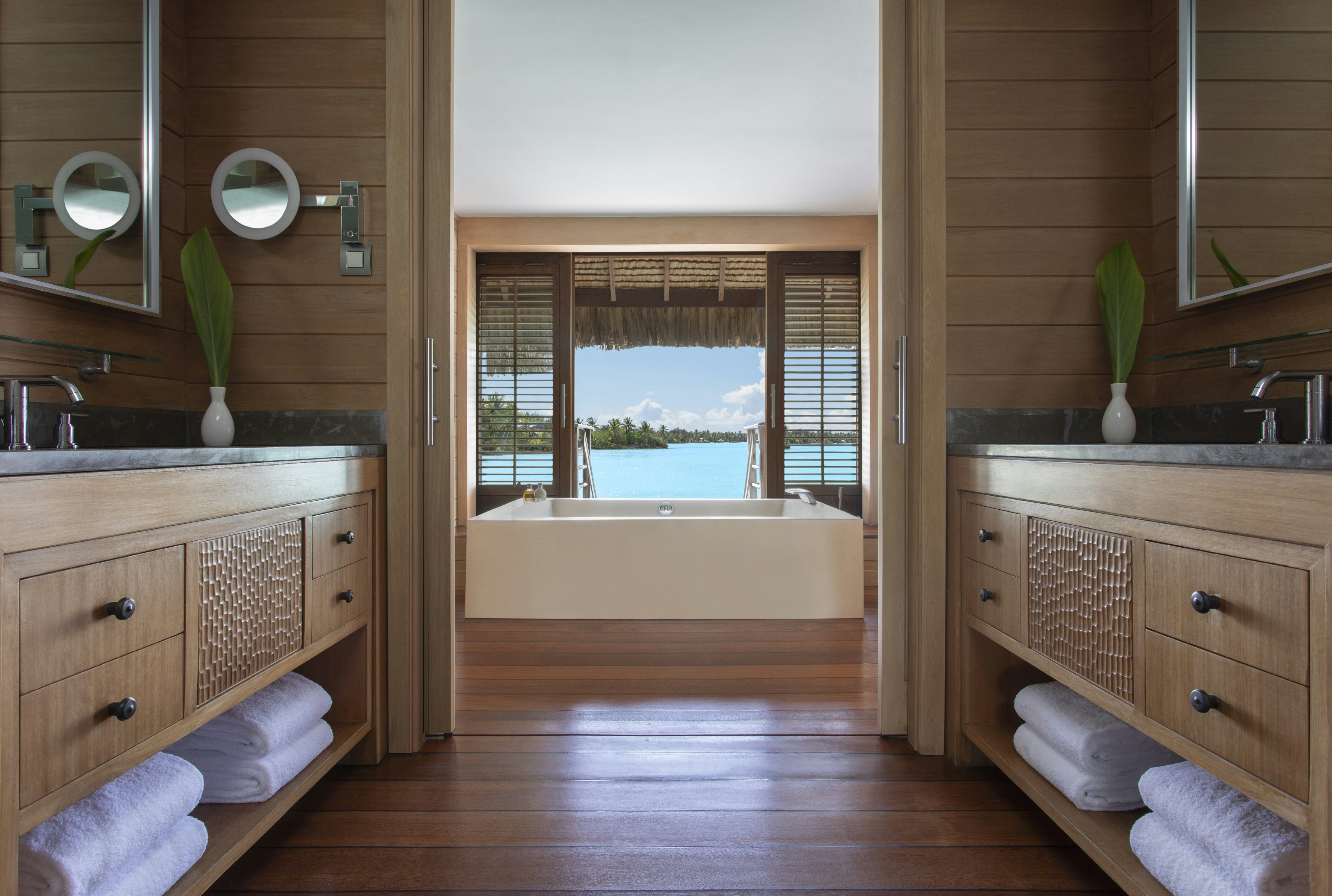 1 Bedroom, Overwater, Suite, Bungalow, King Bed, Lagoon View, Plunge Pool