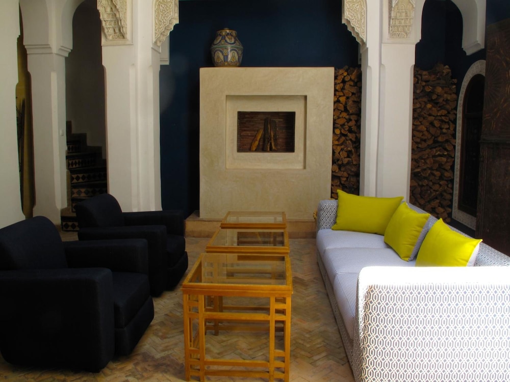 Riad Les Yeux Bleus 33/75