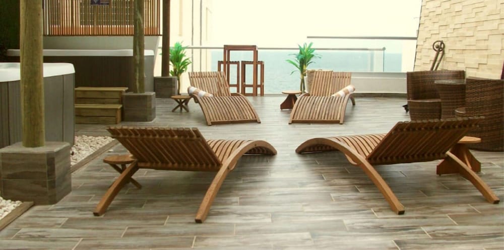 Hotel & Suites Clipperton 44/66