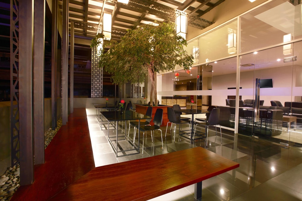 Aston Imperial Bekasi Hotel & Conference Center 43/53