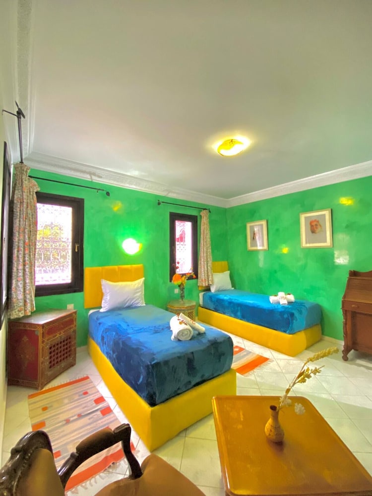 STANDARD, TWIN BEDS