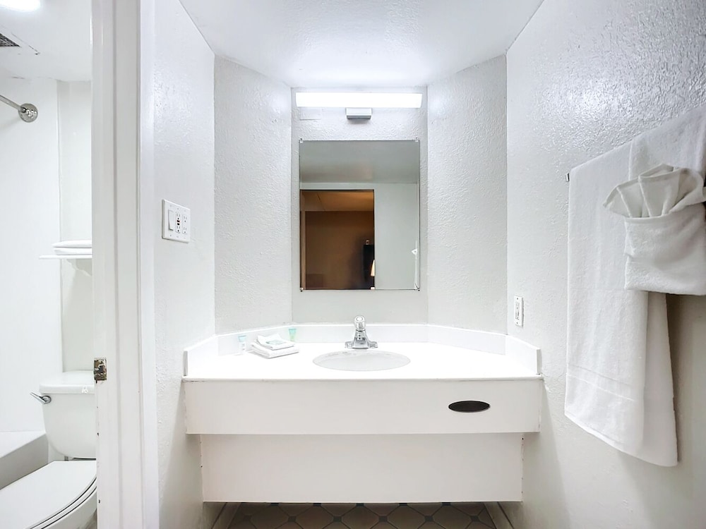 Motel 6 Jacksonville Fl Airport Area South 60/60