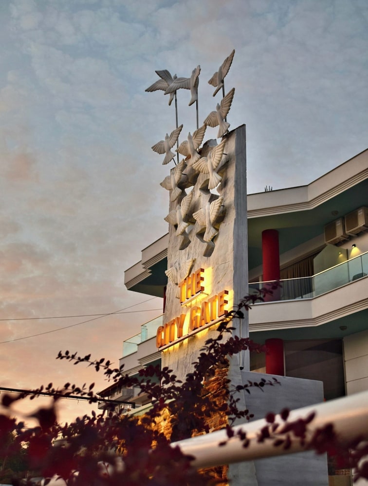The City Gate Hotel 36/43