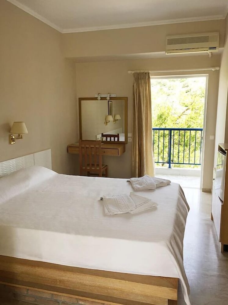 Golden Sun Peloponnese 25/74