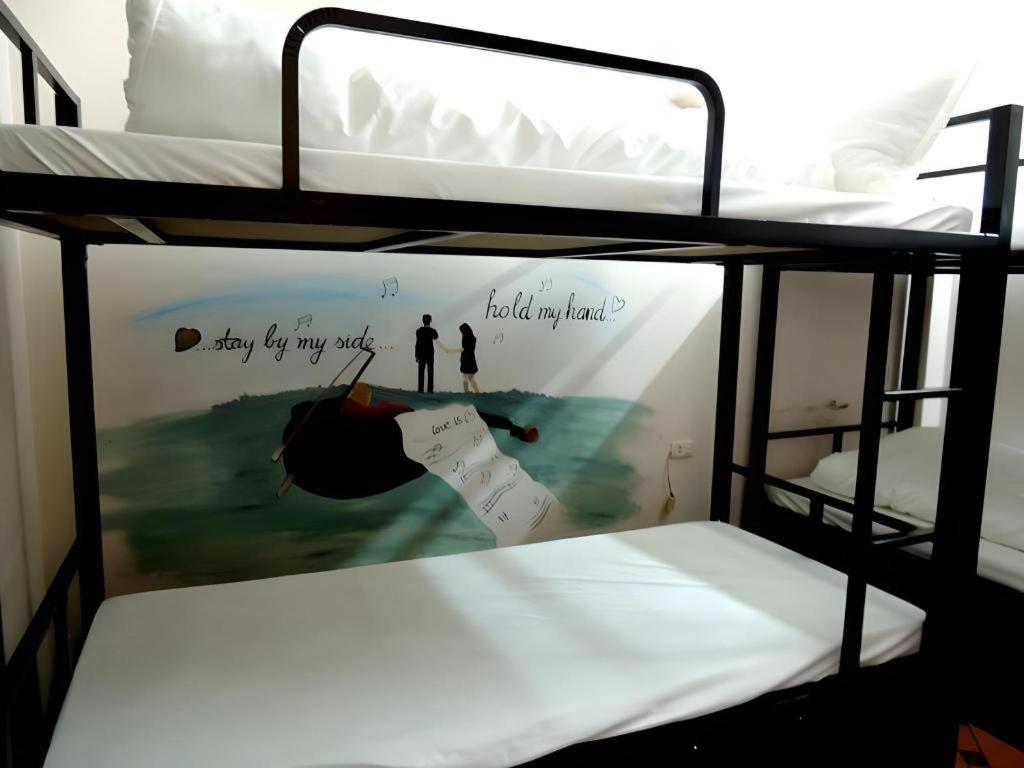 Ha Long Happy Hostel - Adults Only 20/26